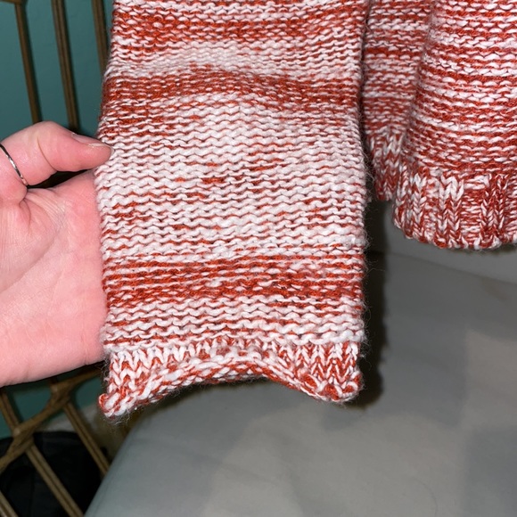 Orange and white volcom knit sweater - Picture 5 of 7